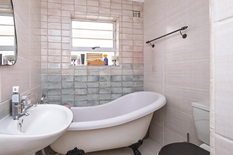 To Let 2 Bedroom Property for Rent in Costa Da Gama Western Cape